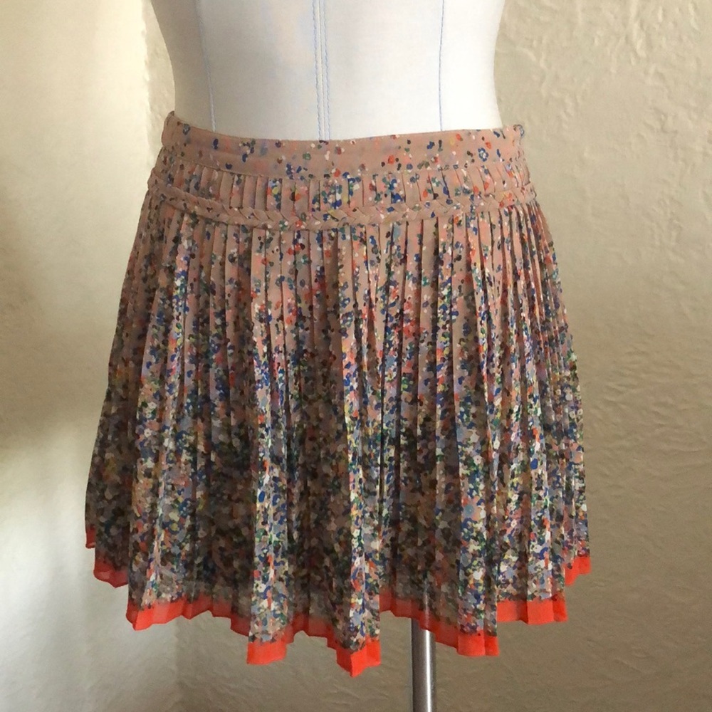 American Eagle Tan White Blue Yellow Floral Vermilion Orange Pleated Mini Skirt